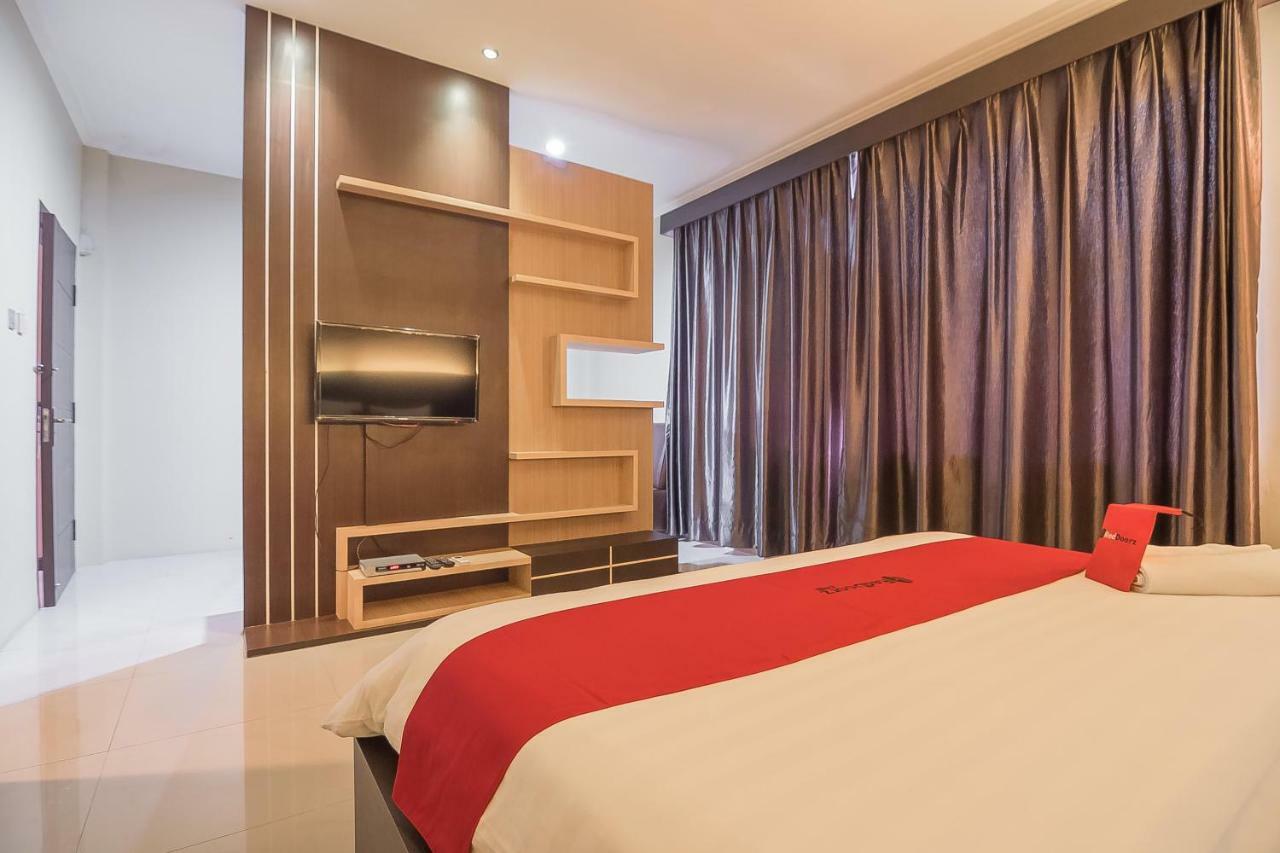 Reddoorz Plus @ Tanjung Pandan Belitung 2 Buitenkant foto