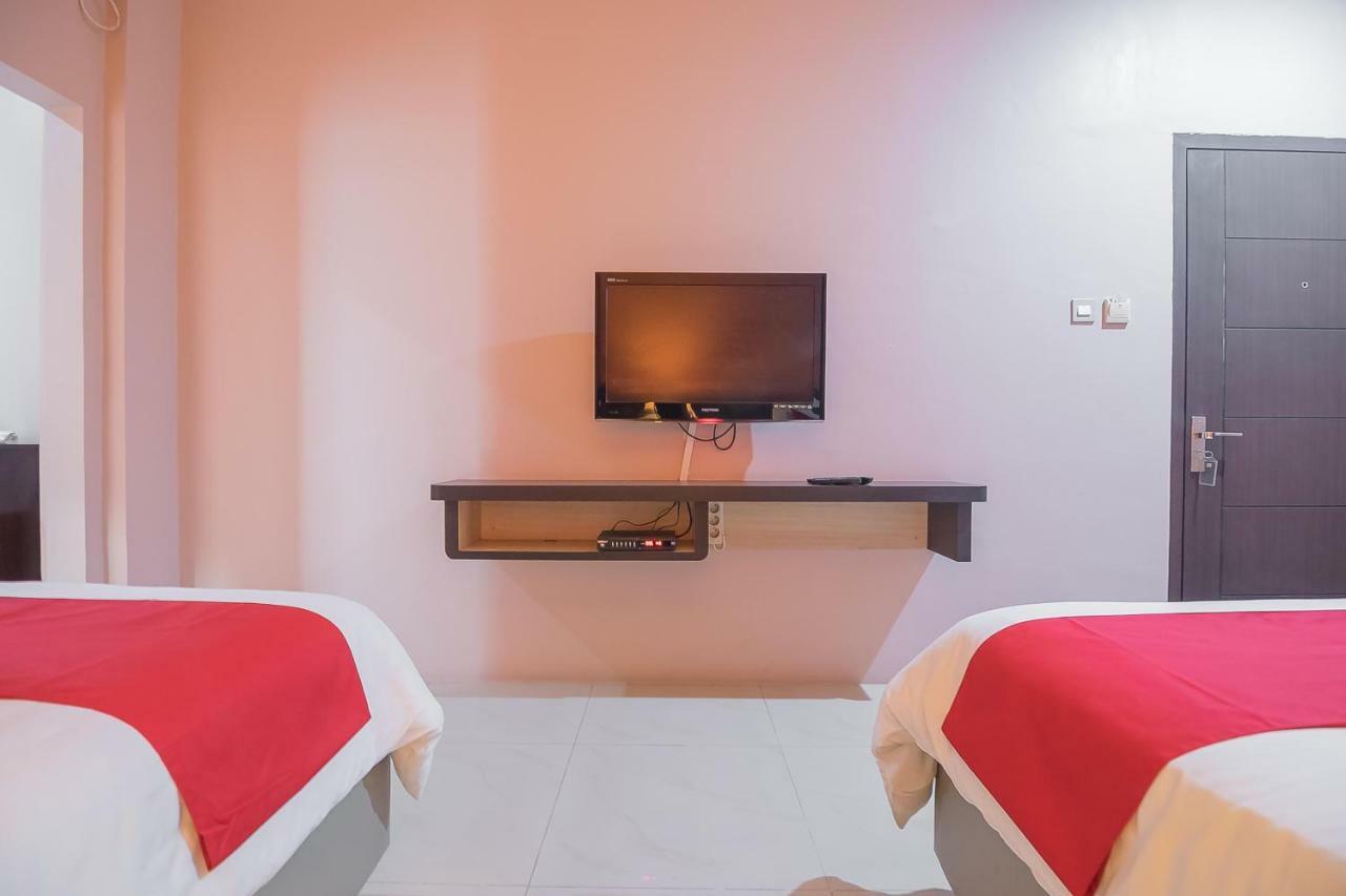 Reddoorz Plus @ Tanjung Pandan Belitung 2 Buitenkant foto