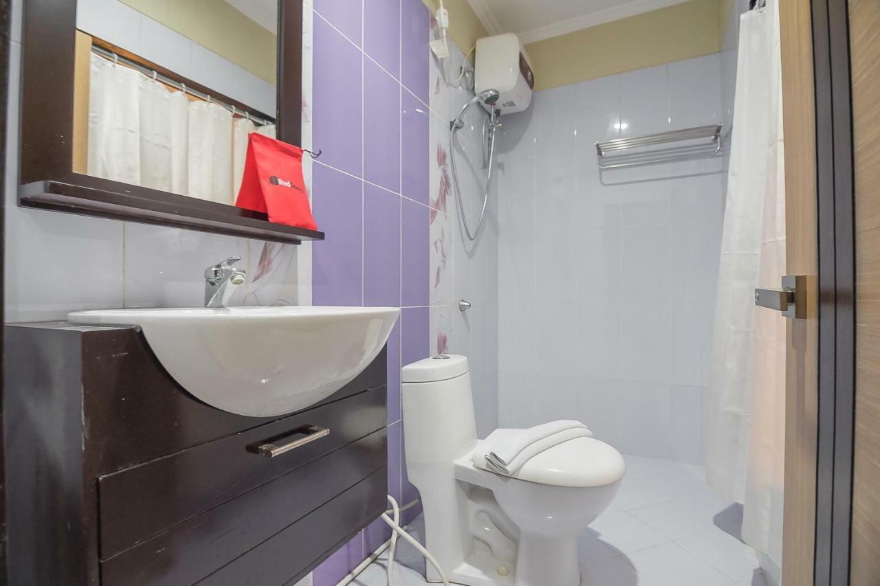 Reddoorz Plus @ Tanjung Pandan Belitung 2 Buitenkant foto