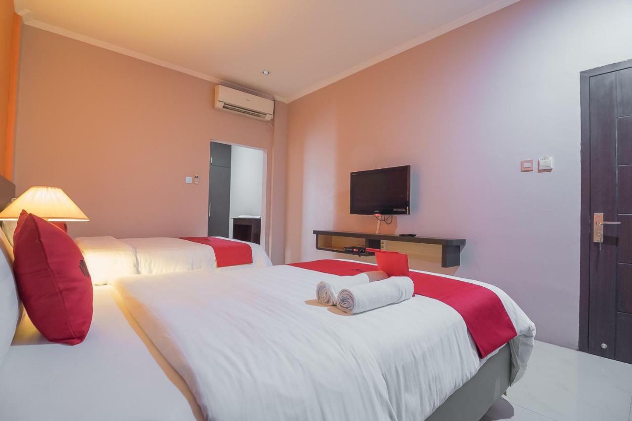 Reddoorz Plus @ Tanjung Pandan Belitung 2 Buitenkant foto