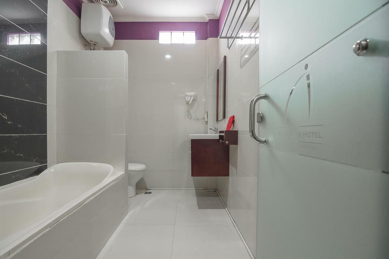 Reddoorz Plus @ Tanjung Pandan Belitung 2 Buitenkant foto
